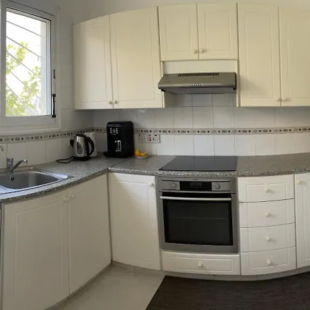 بيت للعطل 3 Bedroom House Regina Gardens بافوس